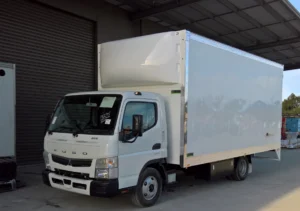 carrocería isotérmica con paneles aislantes de alta densidad para transporte de alimentos en Chile